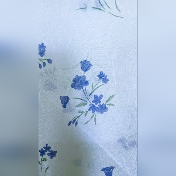 Floral Top, Blue & White - Picture 4 of 4